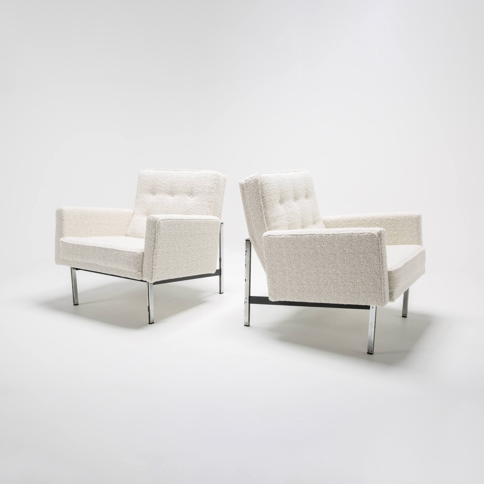 Florence-Knoll-Parallel-Bar-Armchairs-Model-55