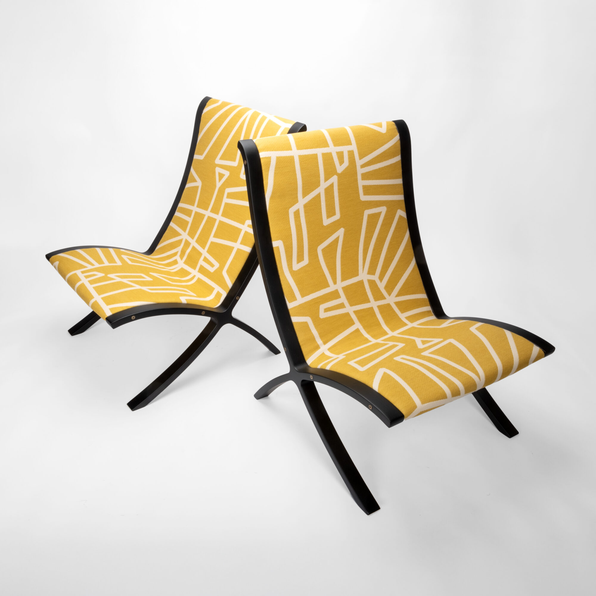 AX-easy-chairs-by-Peter-Hvidt