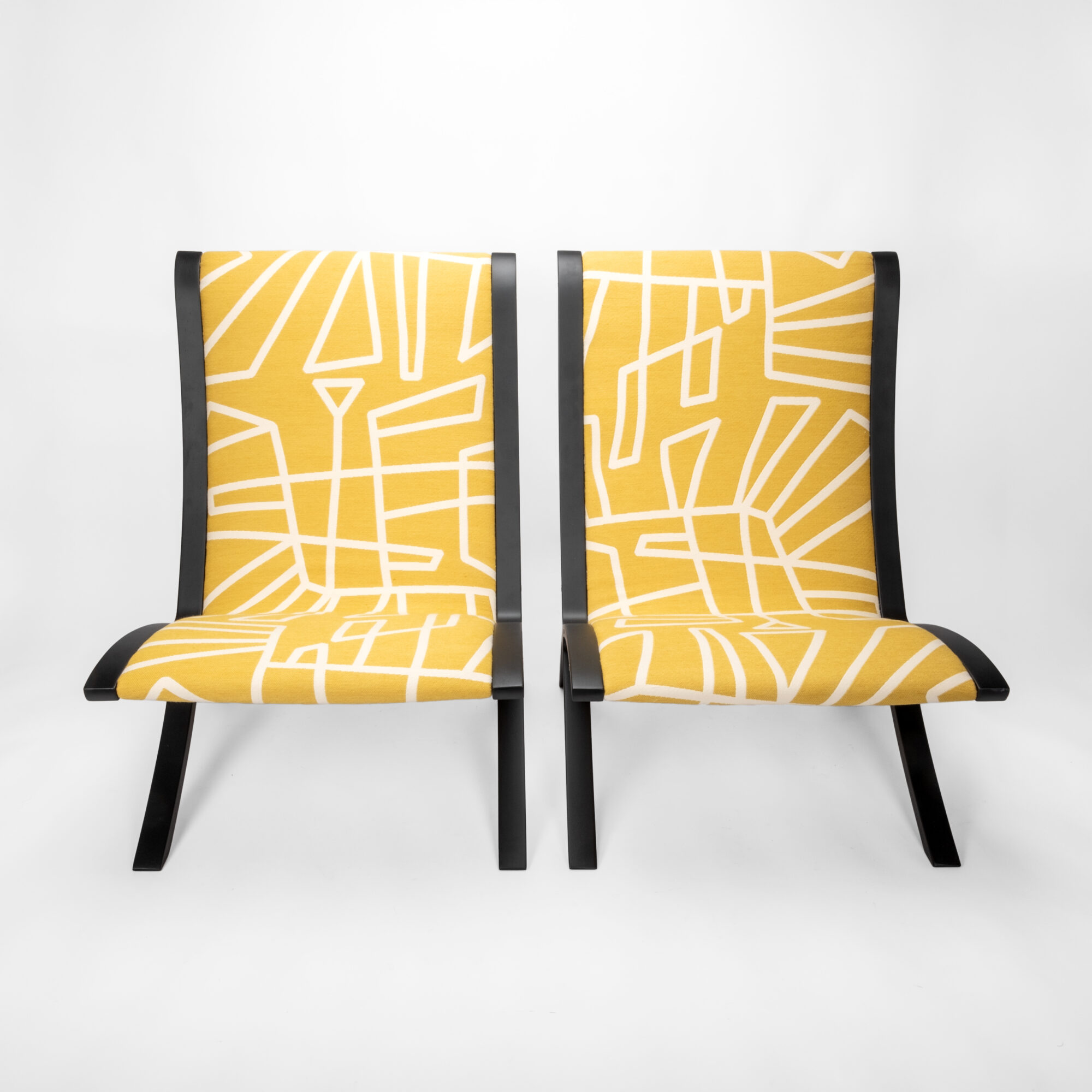 AX-easy-chairs-by-Peter-Hvidt-2